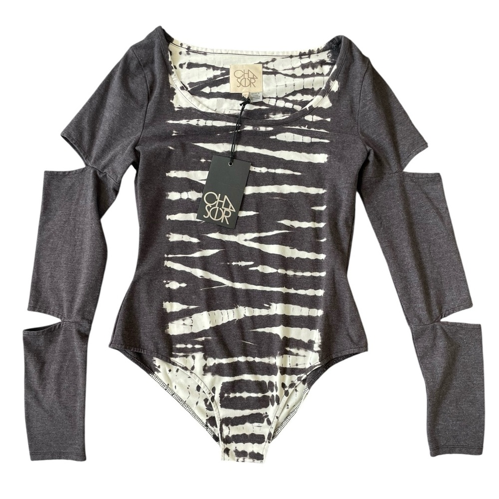 Chaser Quadrablend Arm Slit Grey and White Tie-Dye Animal Print Bodysuit Size M